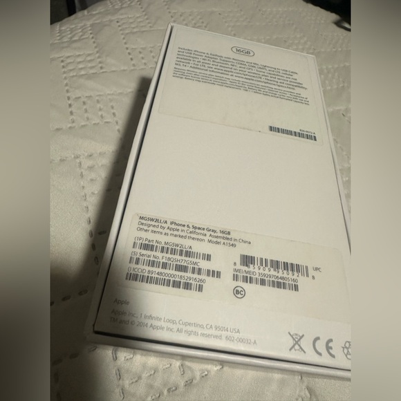 Apple Silver iPhone 6 Sleek Design Advanced Features - Picture 2 of 10